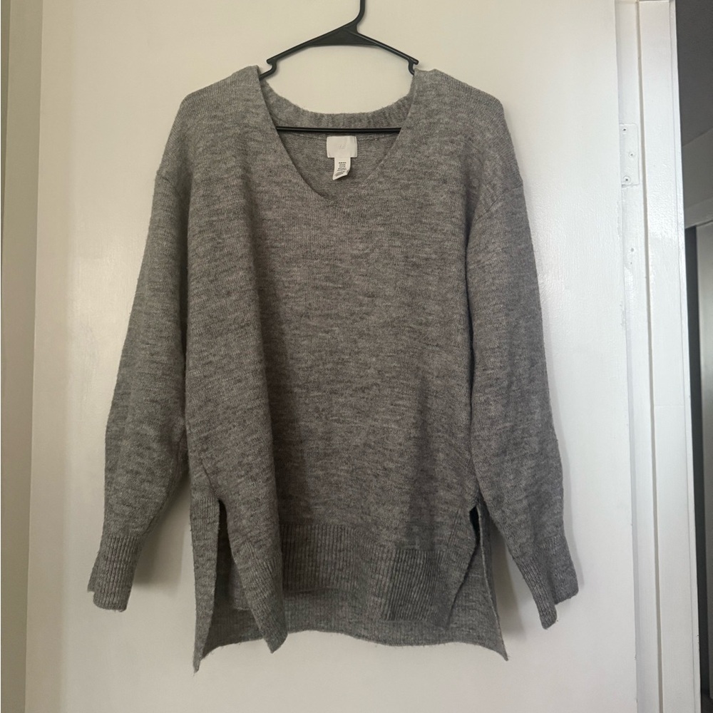 H&M Gray V-Neck Sweater
